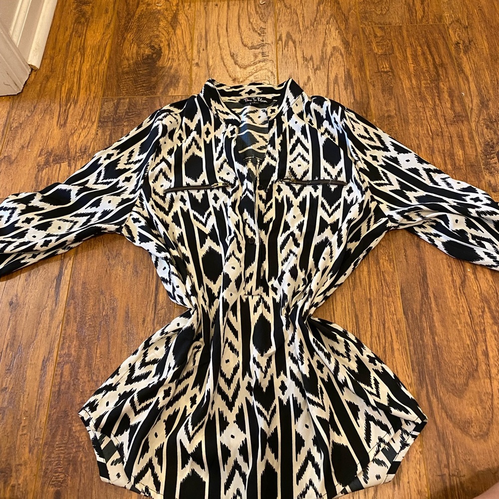 Southwestern print loose silky top. Light and breathable